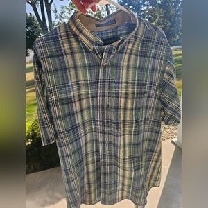 Van Heusen large button down short sleeve men's top